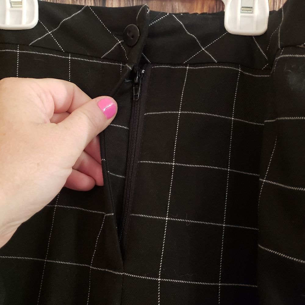 3 for $25 Linea Pants - Picture 4 of 12